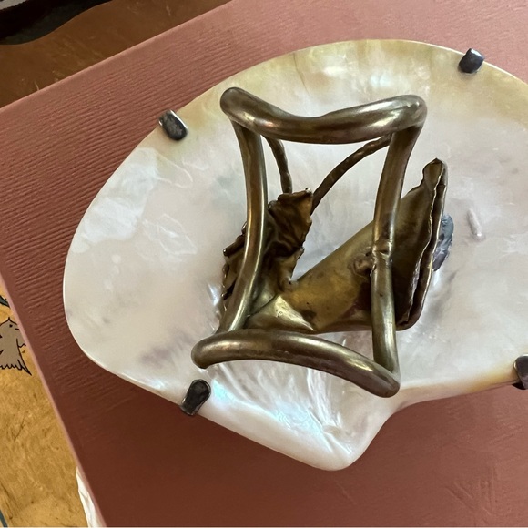 Amethyst 🌸 Purple Floral Design Metal Cuff Bracelet - Picture 3 of 8